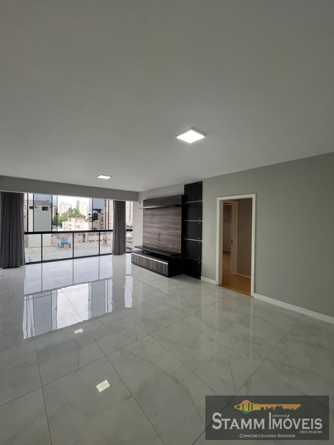 Apartamento, 3 quartos, 132 m² - Foto 2